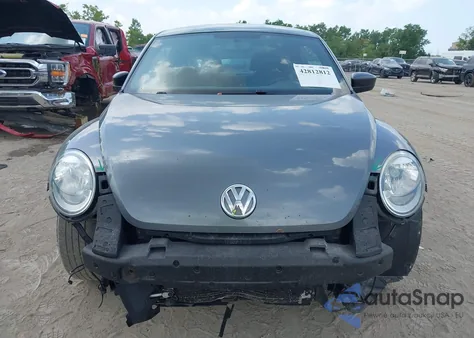 2013 Volkswagen Beetle 2.5L Entry из США, поврежденный, VIN 3VWFP7AT7DM616981